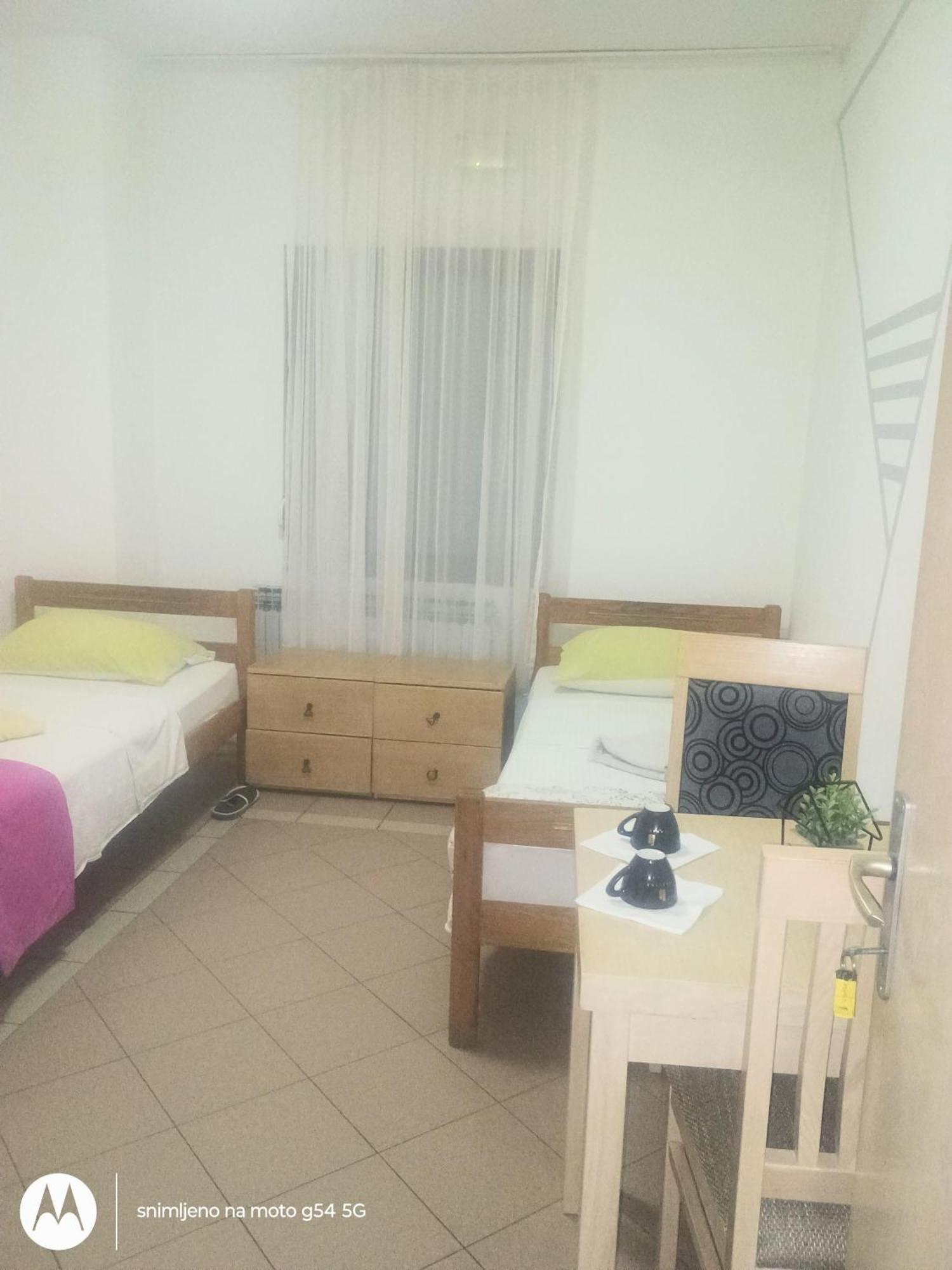Hostel Lega House โอซีเยก ภายนอก รูปภาพ