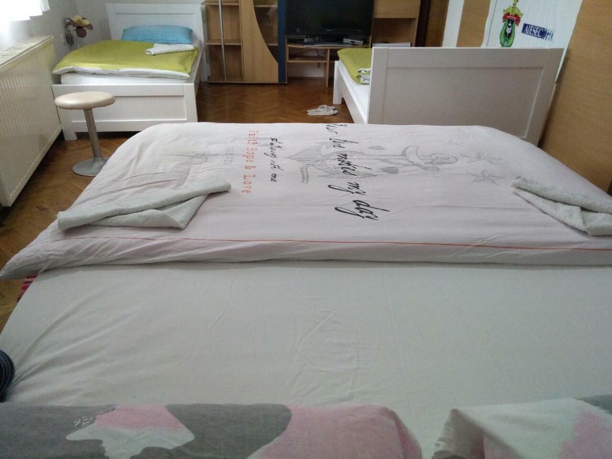 Hostel Lega House โอซีเยก ภายนอก รูปภาพ