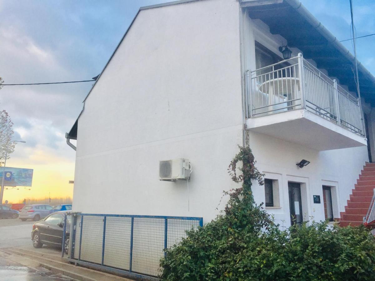Hostel Lega House โอซีเยก ภายนอก รูปภาพ